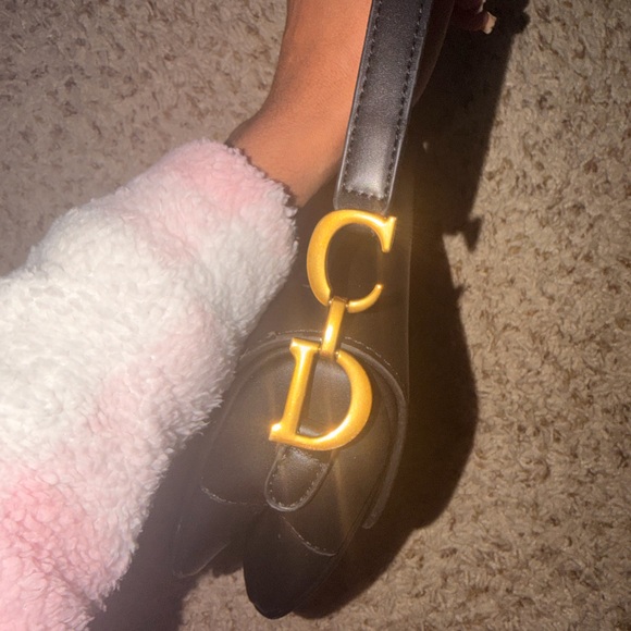 Fashion Inspired shoulder bag w/strap - Picture 2 of 7